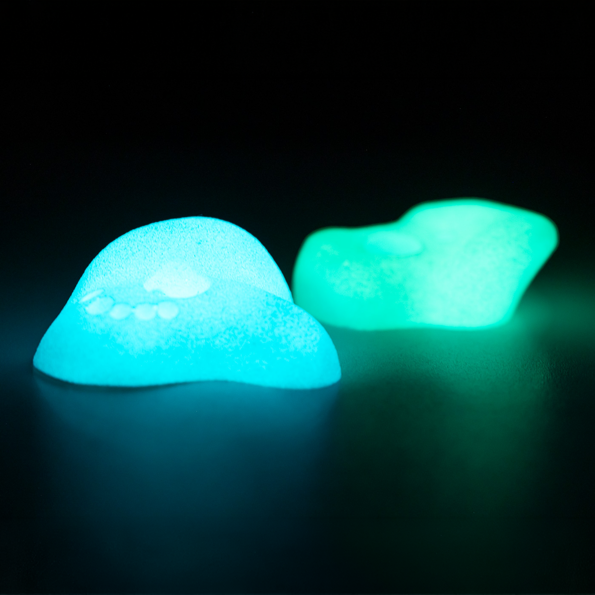 Premium Rock Climbing Holds (Aurora) - Glow-in-the-Dark Rock Climbing Holds Everett & Avery Co.